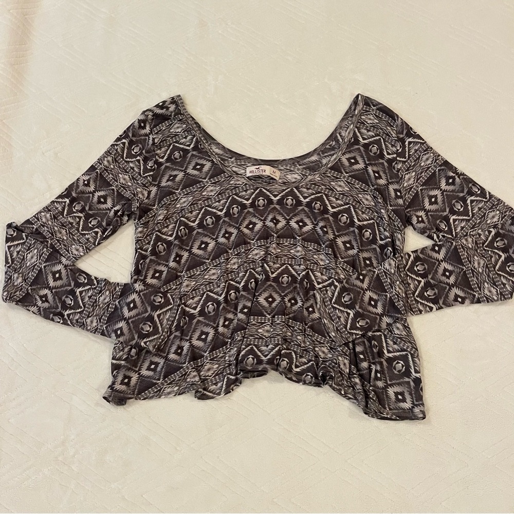 Hollister cropped and flowy long sleeve shirt